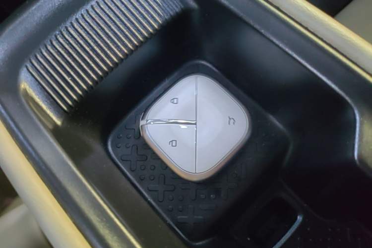 Used Wuling Bingo PLUS 2024 401 km Flagship Edition Four-Seater Version Vehicle Key