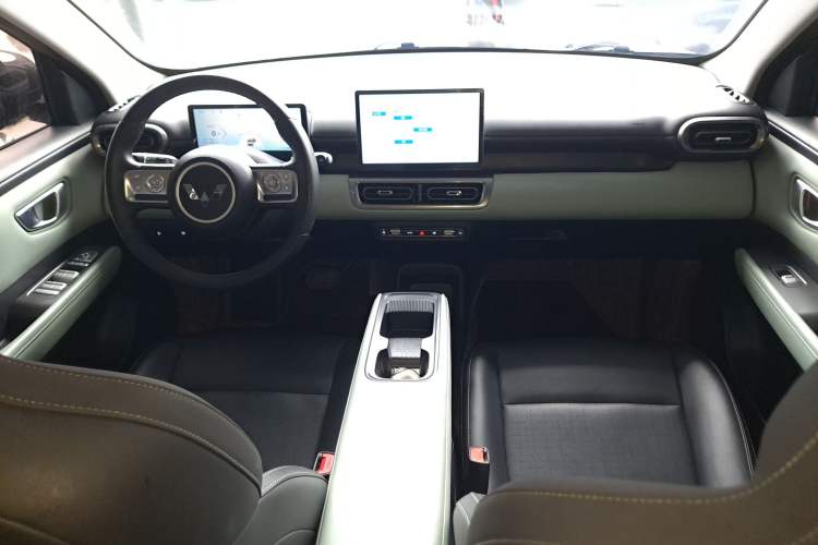 Used Wuling Bingo PLUS 2024 510 km Flagship Edition Four-Seater Version Center Console