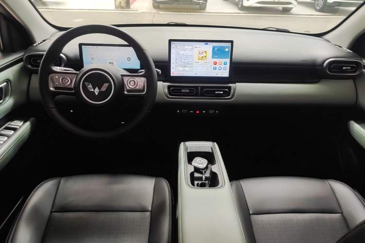 Used Wuling Bingo PLUS 2024 510 km Flagship Edition Four-Seater Version Center Console