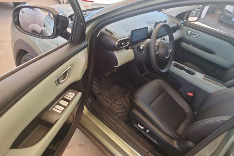 Used Wuling Bingo PLUS 2024 510 km Flagship Edition Four-Seater Version Driver Seat