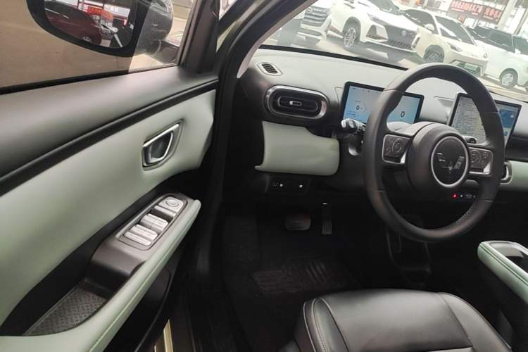 Used Wuling Bingo PLUS 2024 510 km Flagship Edition Four-Seater Version Driver Seat