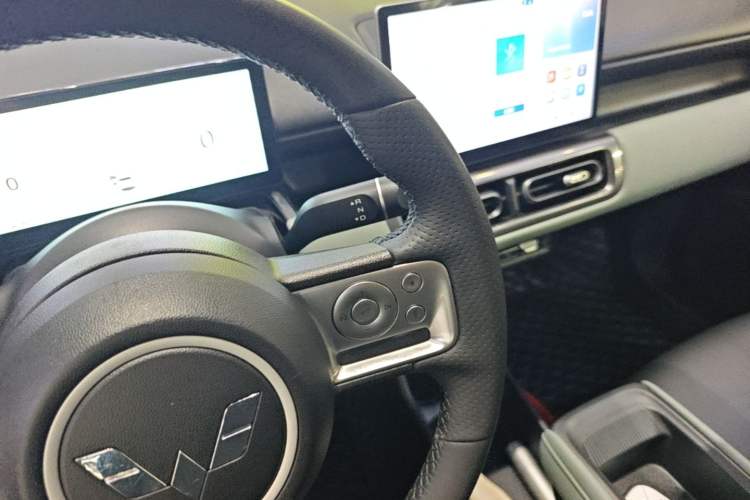 Used Wuling Bingo PLUS 2024 510 km Flagship Edition Four-Seater Version Gear Lever