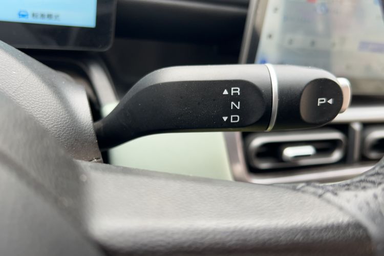 Used Wuling Bingo PLUS 2024 510 km Flagship Edition Four-Seater Version Gear Lever
