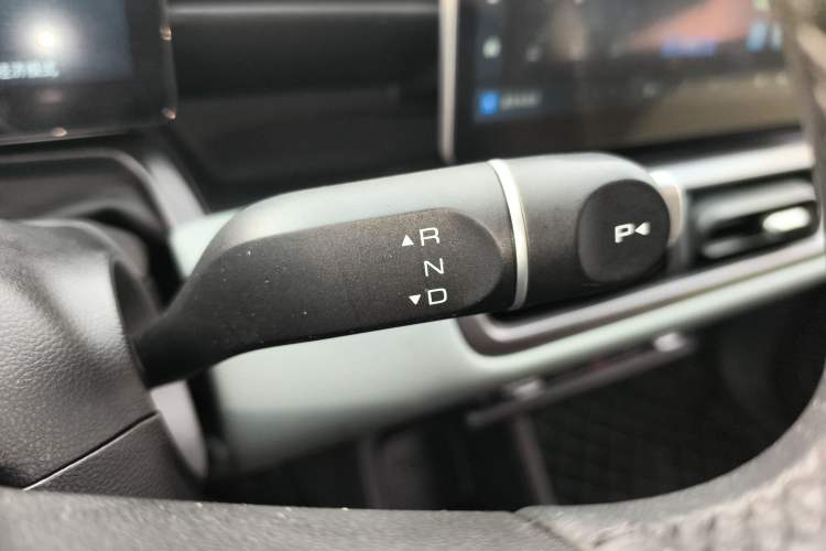 Used Wuling Bingo PLUS 2024 510 km Flagship Edition Four-Seater Version Gear Lever