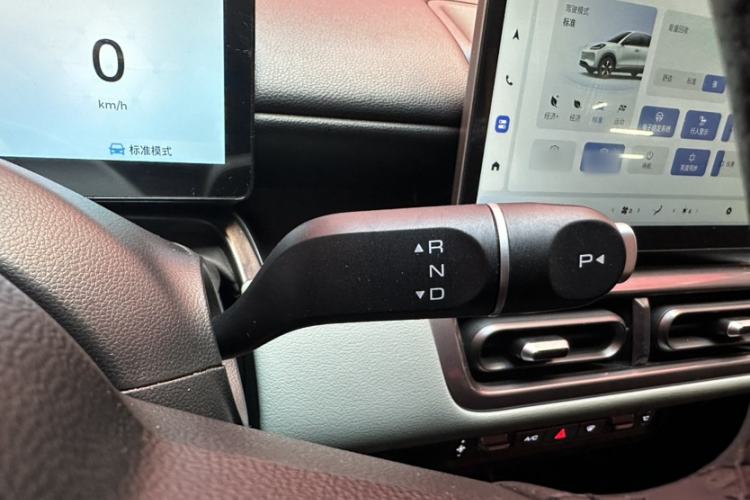 Used Wuling Bingo PLUS 2024 510 km Flagship Edition Four-Seater Version Gear Lever