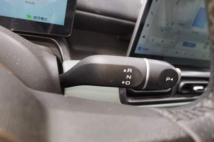 Used Wuling Bingo PLUS 2024 510 km Flagship Edition Four-Seater Version Gear Lever
