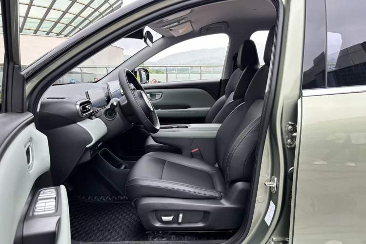 Used Wuling Bingo PLUS 2024 510 km Flagship Edition Four-Seater Version Interior 2