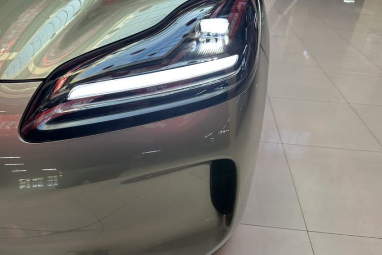 Used Wuling Bingo PLUS 2024 510 km Flagship Edition Four-Seater Version Left Front Headlight