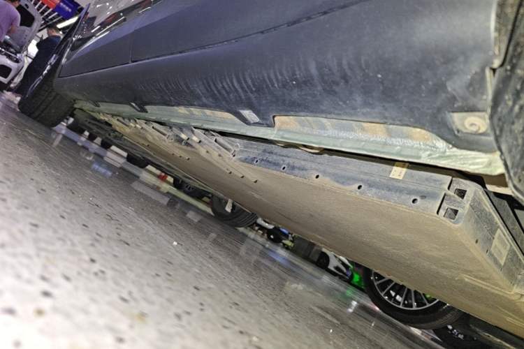 Used Wuling Bingo PLUS 2024 510 km Flagship Edition Four-Seater Version Left Side Sill