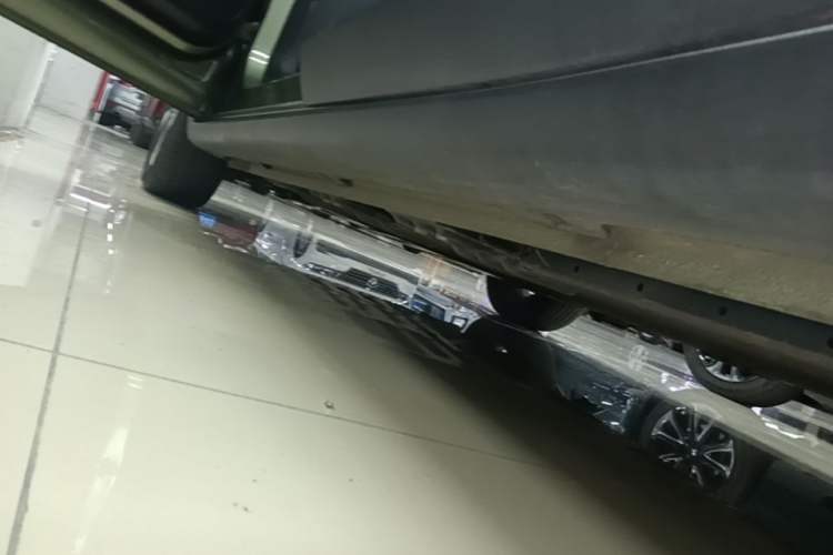 Used Wuling Bingo PLUS 2024 510 km Flagship Edition Four-Seater Version Left Side Sill