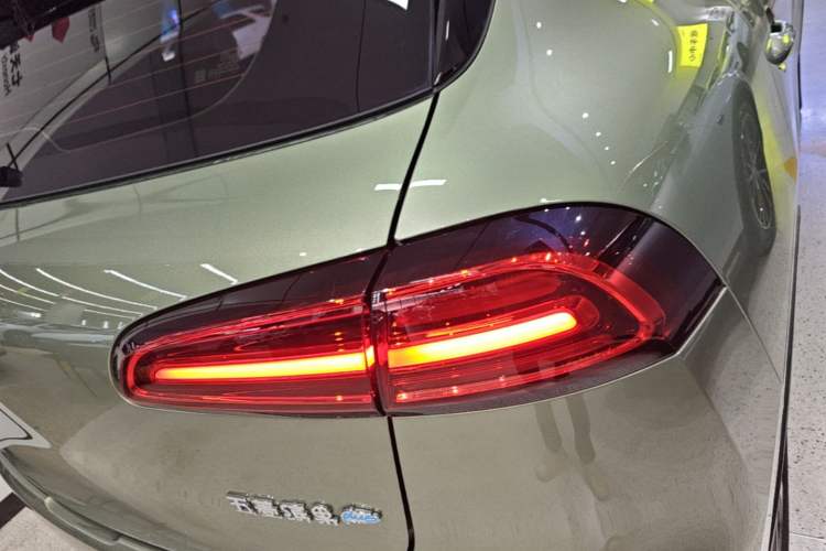 Used Wuling Bingo PLUS 2024 510 km Flagship Edition Four-Seater Version Right Rear Taillight