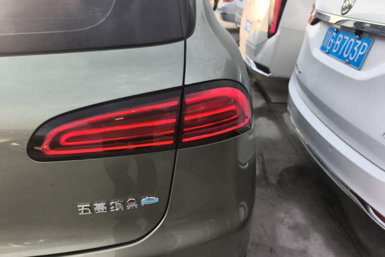 Used Wuling Bingo PLUS 2024 510 km Flagship Edition Four-Seater Version Right Rear Taillight