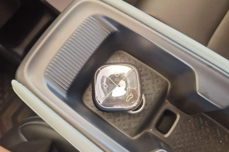 Used Wuling Bingo PLUS 2024 510 km Flagship Edition Four-Seater Version Vehicle Key