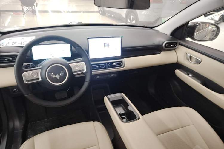 Used Wuling Bingo PLUS 2024 510 km Range 5-Seater Version Center Console