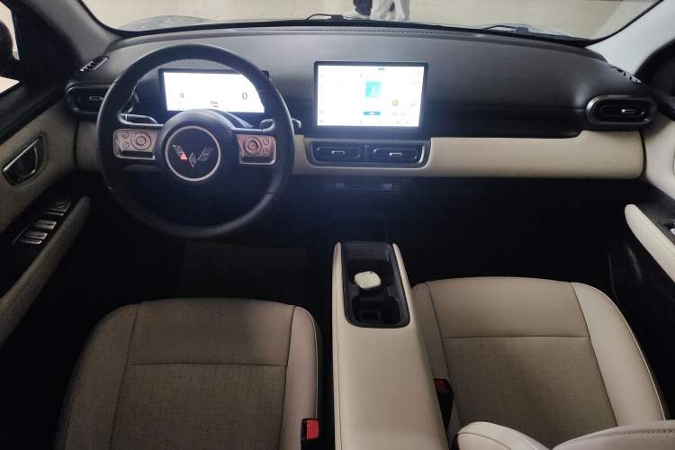 Used Wuling Bingo PLUS 2024 510 km Flagship Edition Four-Seater Version Center Console
