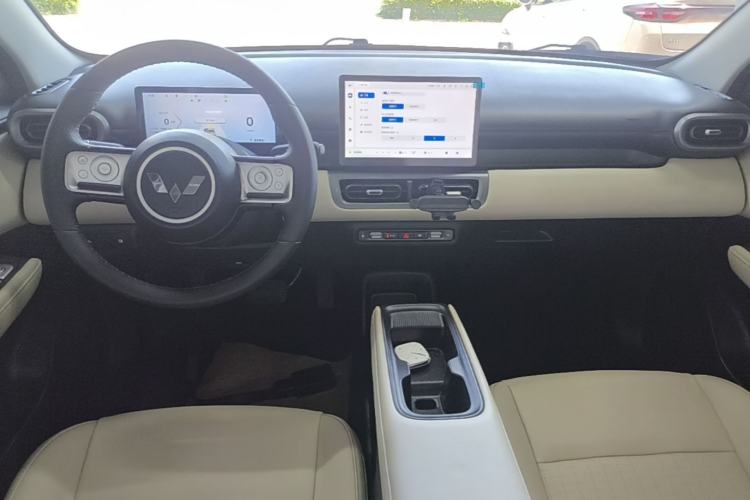 Used Wuling Bingo PLUS 2024 401 km Range 5-Seater Version Center Console