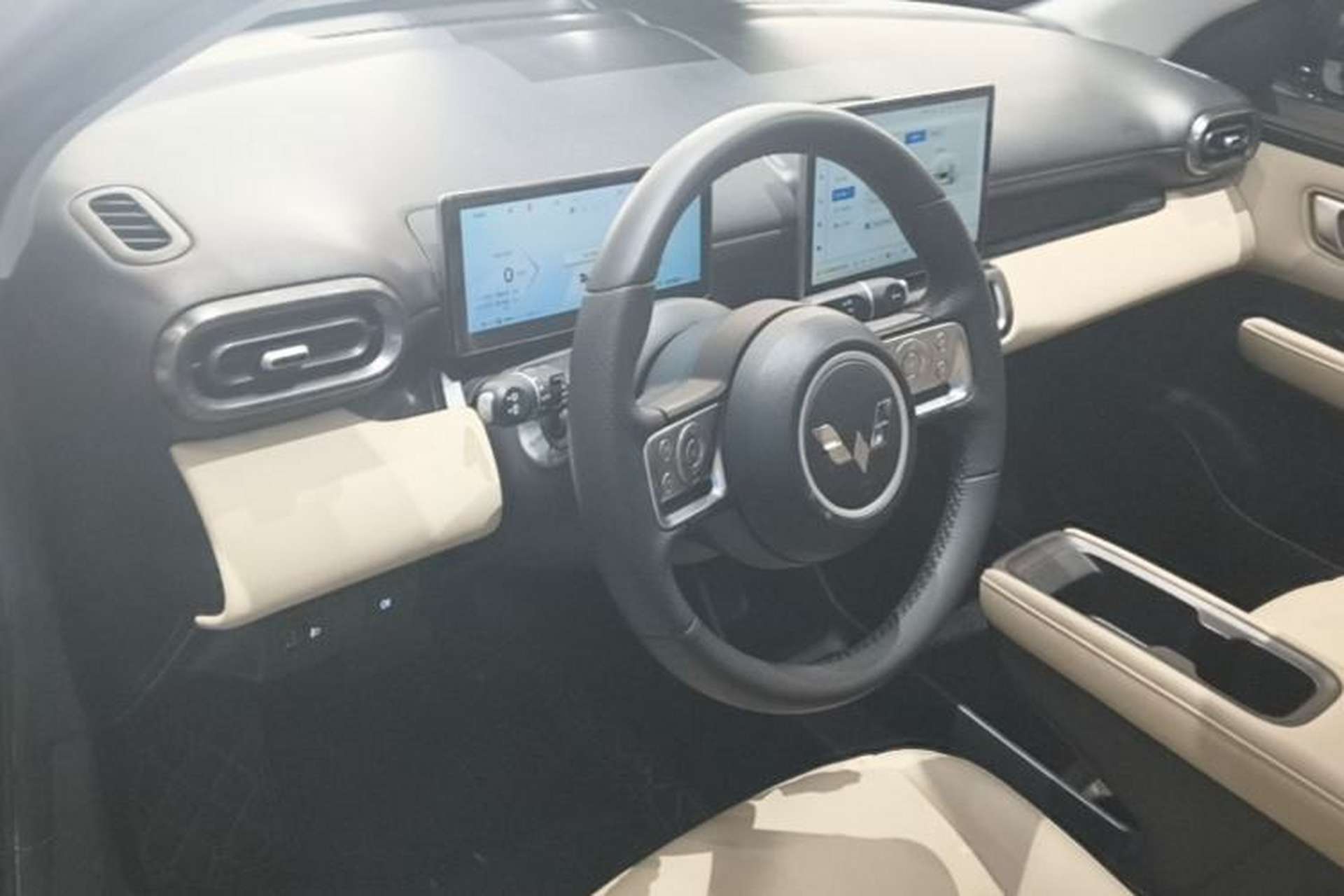 Used Wuling Bingo PLUS 2024 510 km Flagship Edition Four-Seater Version Center Console