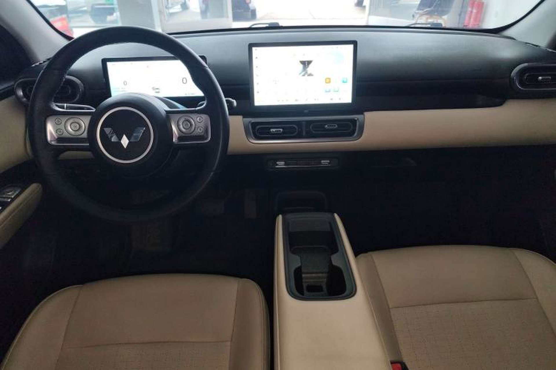 Used Wuling Bingo PLUS 2024 510 km Flagship Edition Four-Seater Version Center Console