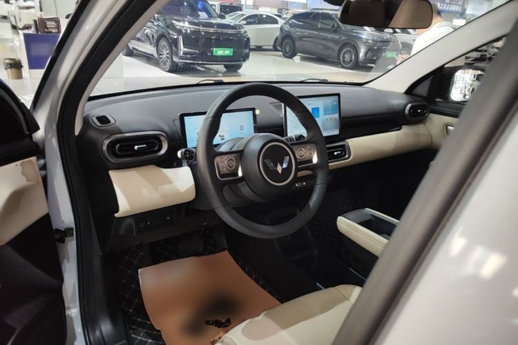 Used Wuling Bingo PLUS 2024 510 km Flagship Edition Four-Seater Version Center Console