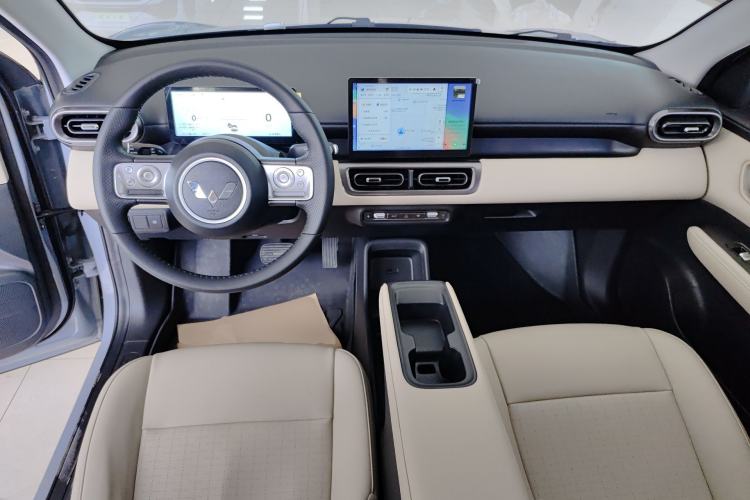 Used Wuling Bingo PLUS 2024 510 km Flagship Edition Four-Seater Version Center Console