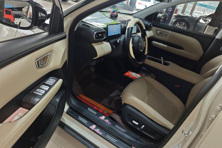 Used Wuling Bingo PLUS 2024 330 km Range Five-Seater Version Driver Seat