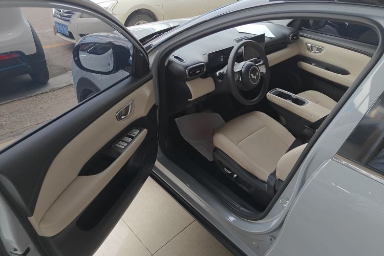 Used Wuling Bingo PLUS 2024 510 km Flagship Edition Four-Seater Version Driver Seat
