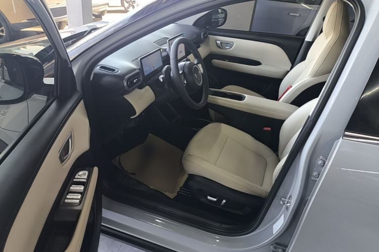 Used Wuling Bingo PLUS 2024 401 km Range 5-Seater Version Driver Seat