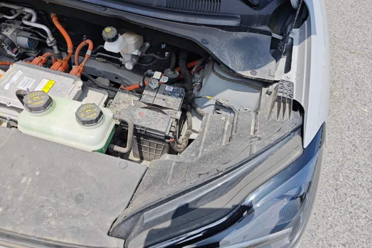 Used Wuling Bingo PLUS 2024 510 km Flagship Edition Four-Seater Version Engine Bay Left
