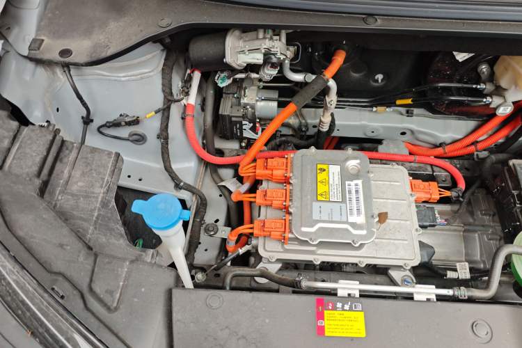 Used Wuling Bingo PLUS 2024 330 km Range Five-Seater Version Engine Bay Right