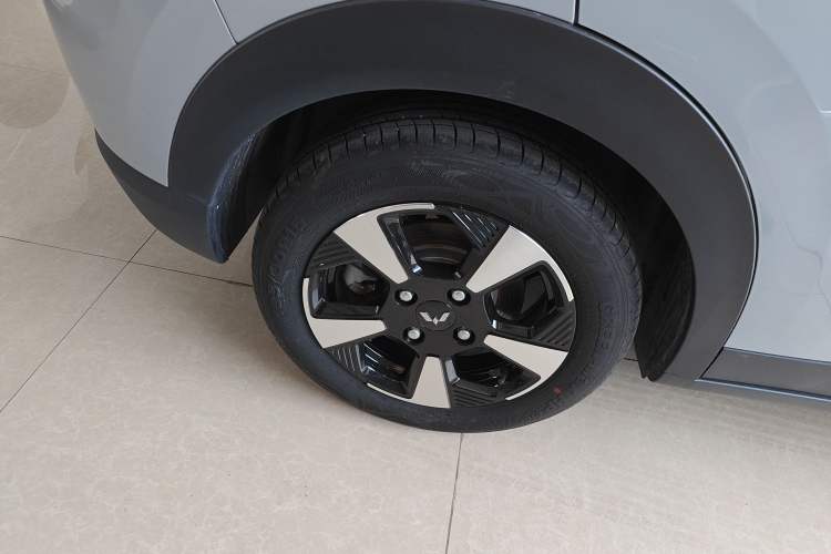 Used Wuling Bingo PLUS 2024 510 km Flagship Edition Four-Seater Version Exterior 5