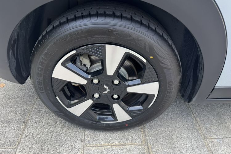 Used Wuling Bingo PLUS 2024 330 km Range Five-Seater Version Exterior 7