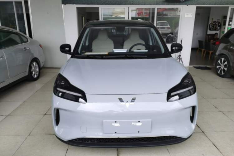 Used Wuling Bingo PLUS 2024 330 km Range Five-Seater Version Front