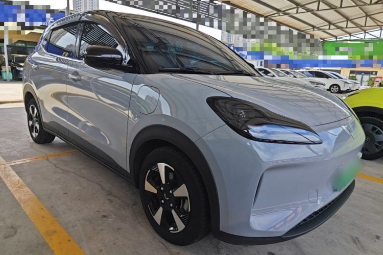 Used Wuling Bingo PLUS 2024 330 km Range Five-Seater Version Front Right 45 Deg