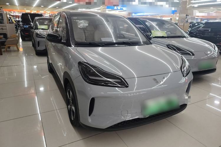 Used Wuling Bingo PLUS 2024 510 km Range 5-Seater Version Front Right 45 Deg