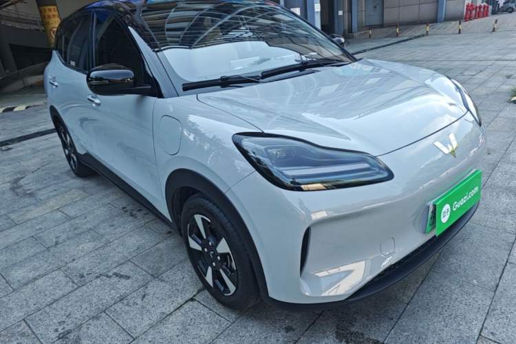 Used Wuling Bingo PLUS 2024 330 km Range Five-Seater Version Front Right 45 Deg