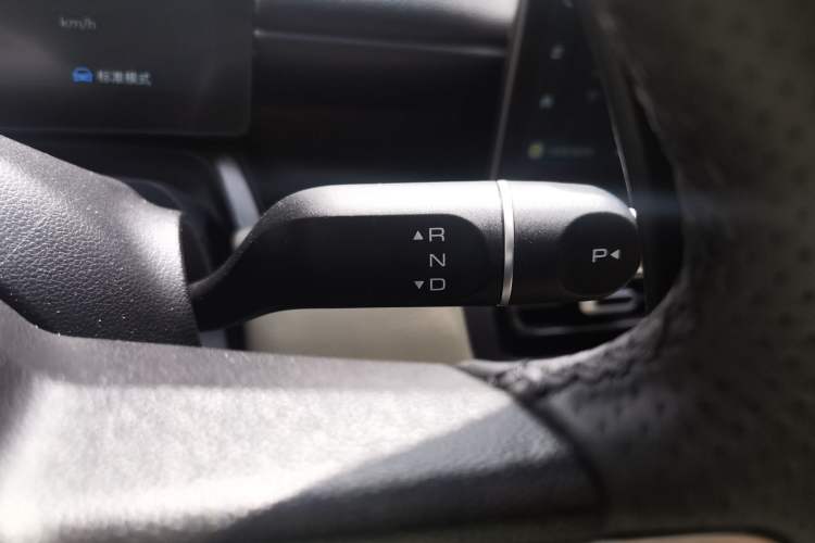 Used Wuling Bingo PLUS 2024 510 km Flagship Edition Four-Seater Version Gear Lever