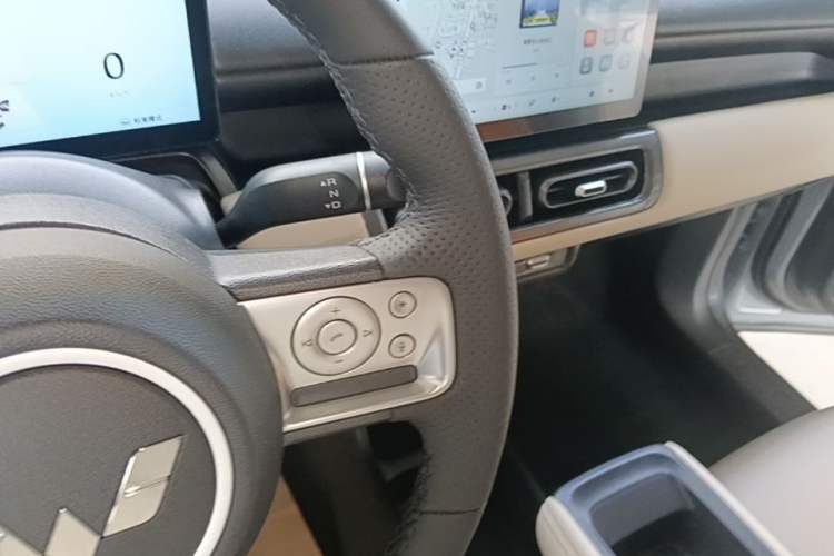 Used Wuling Bingo PLUS 2024 510 km Flagship Edition Four-Seater Version Gear Lever