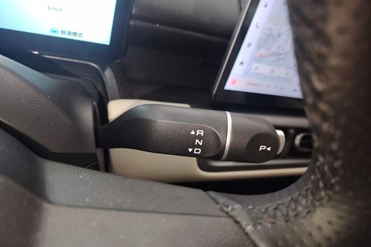 Used Wuling Bingo PLUS 2024 510 km Range 5-Seater Version Gear Lever