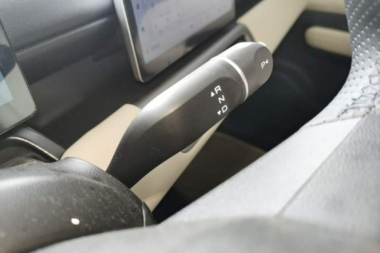 Used Wuling Bingo PLUS 2024 330 km Range Five-Seater Version Gear Lever