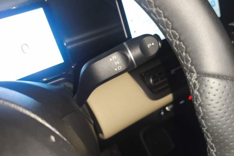 Used Wuling Bingo PLUS 2024 510 km Flagship Edition Four-Seater Version Gear Lever