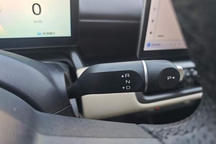 Used Wuling Bingo PLUS 2024 330 km Range Five-Seater Version Gear Lever