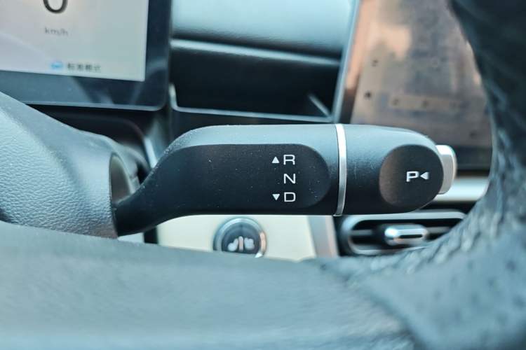 Used Wuling Bingo PLUS 2024 330 km Range Five-Seater Version Gear Lever