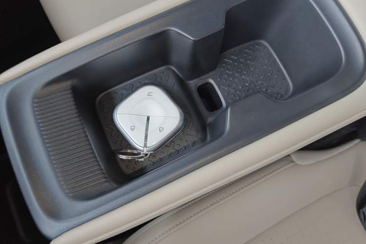 Used Wuling Bingo PLUS 2024 510 km Flagship Edition Four-Seater Version Interior 1