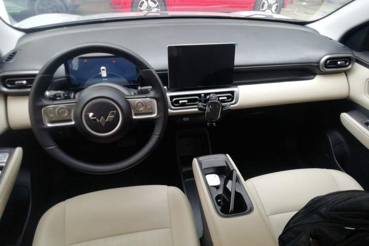Used Wuling Bingo PLUS 2024 510 km Range 5-Seater Version Interior 2