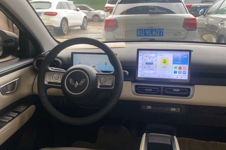 Used Wuling Bingo PLUS 2024 330 km Range Five-Seater Version Interior 2