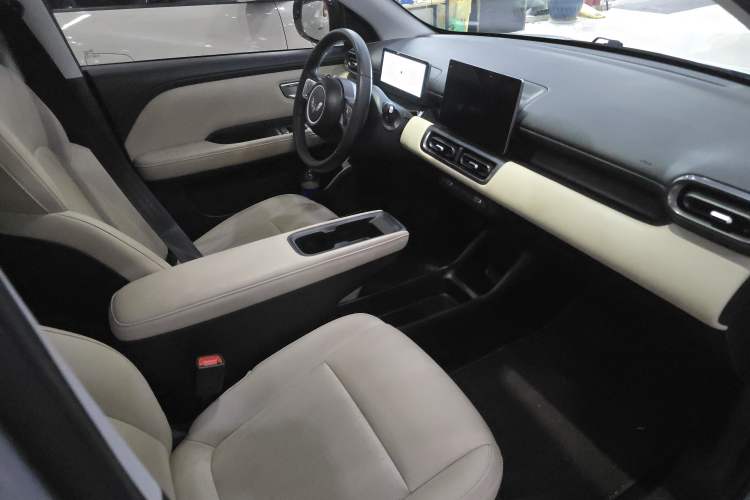 Used Wuling Bingo PLUS 2024 510 km Flagship Edition Four-Seater Version Interior 3
