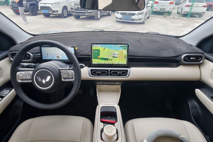 Used Wuling Bingo PLUS 2024 401 km Range 5-Seater Version Interior 3