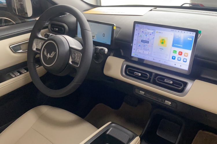Used Wuling Bingo PLUS 2024 330 km Range Five-Seater Version Interior 3