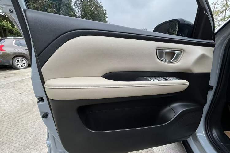 Used Wuling Bingo PLUS 2024 510 km Flagship Edition Four-Seater Version Interior 6
