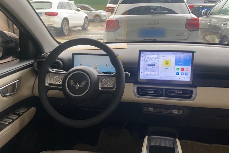 Used Wuling Bingo PLUS 2024 330 km Range Five-Seater Version Interior 6